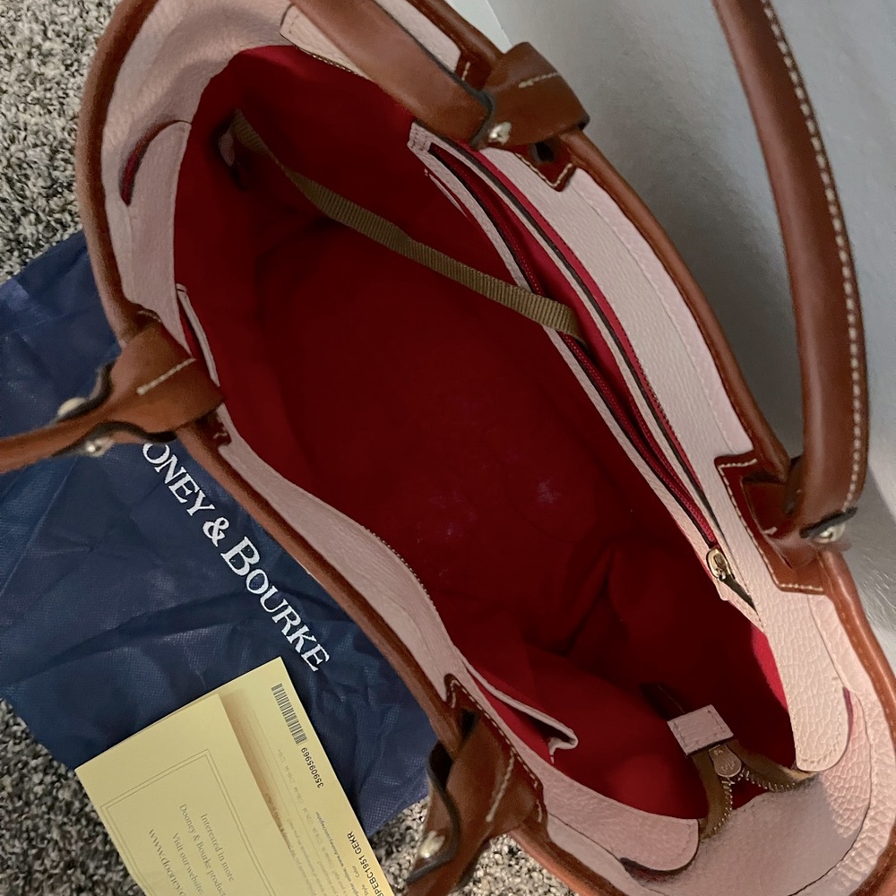 Beautiful pebble grain tote.